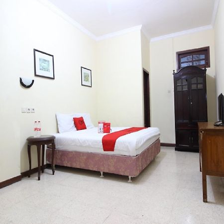 Reddoorz @ Mantrijeron 2 Hotell Yogyakarta Exteriör bild