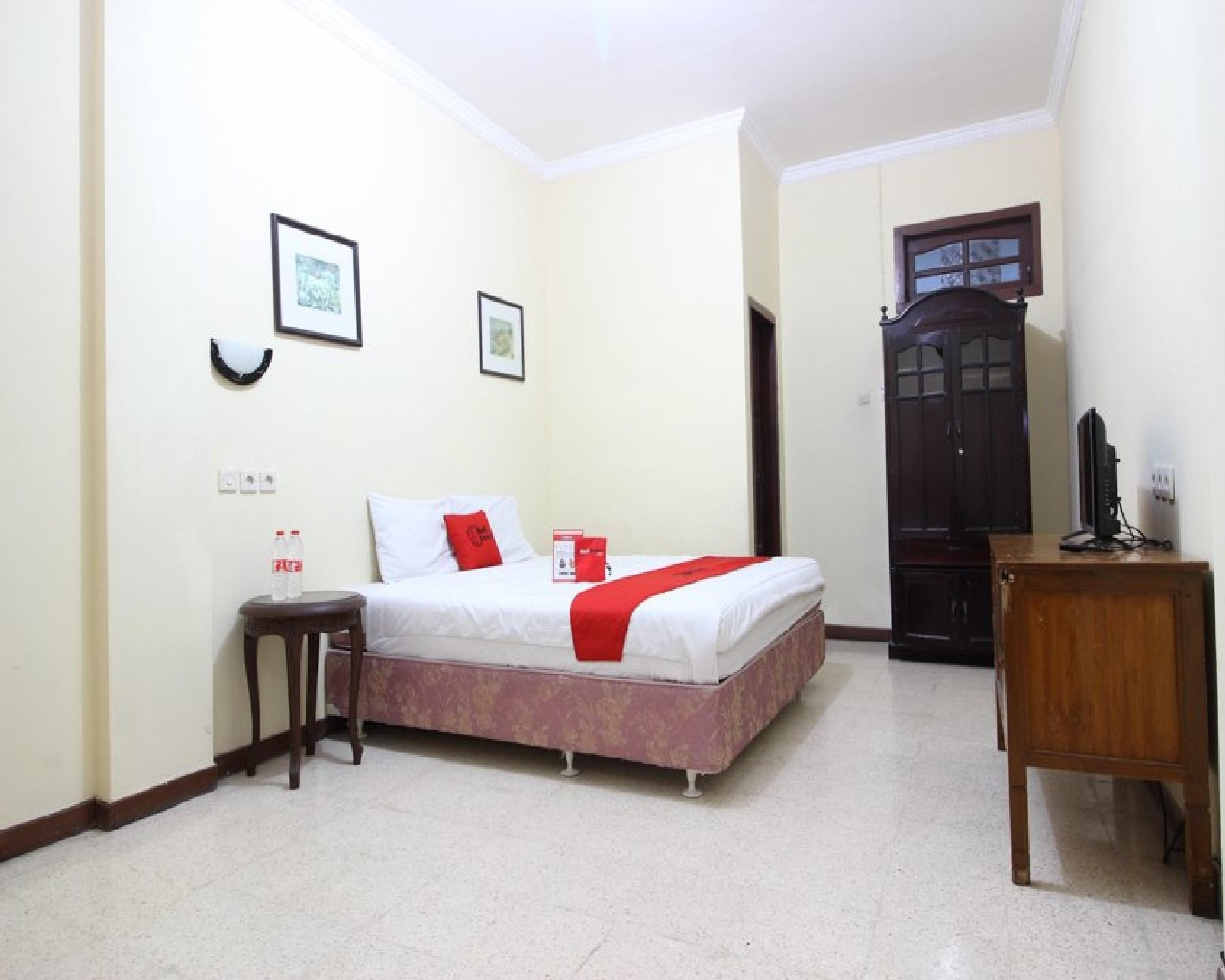Reddoorz @ Mantrijeron 2 Hotell Yogyakarta Exteriör bild