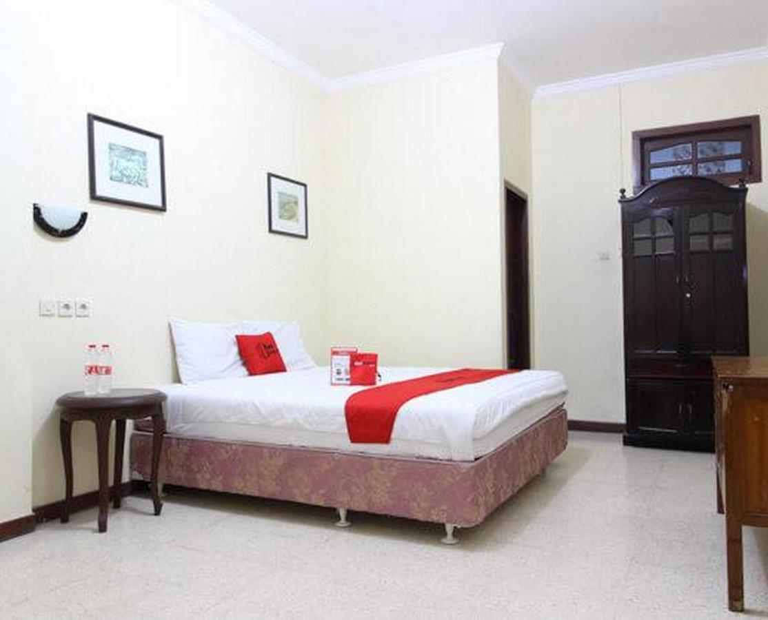 Reddoorz @ Mantrijeron 2 Hotell Yogyakarta Exteriör bild